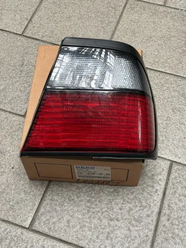 Фонарь задний правый Nissan Primera 1990-1997