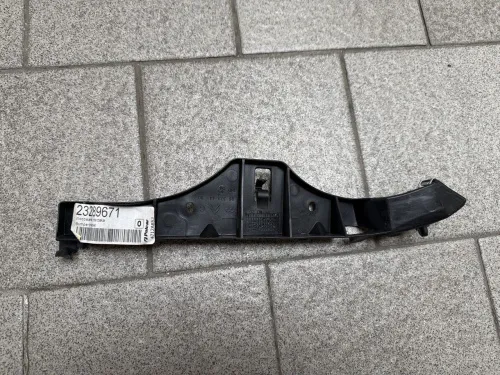 Кронштейн заднего бампера левый Citroen Saxo 1996-2004