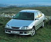 Пластиковая защита двигателя Toyota Avensis I левая часть