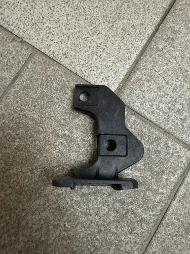 Кронштейн бампера правый BMW 5 E39 1995-1999