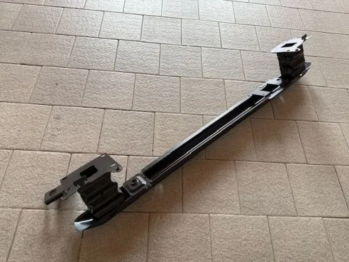 Усилитель бампера переднего Peugeot 307 2001-2004