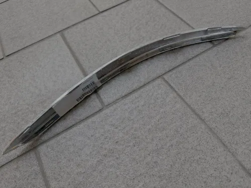 Молдинг решетки переднего бампера левый Volksvagen Jetta 2005-2010