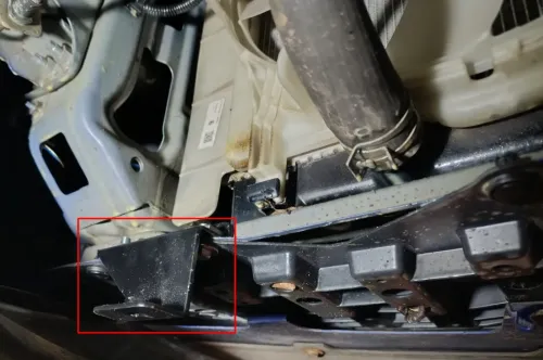 Металлическая защита двигателя и кпп Toyota Yaris 2 2005-2012