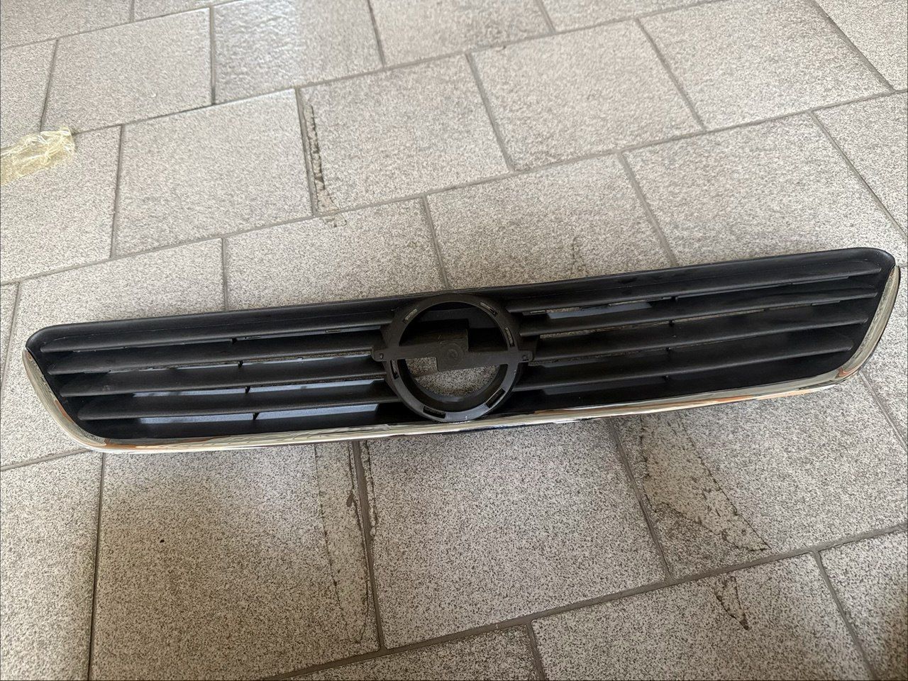 Решетка радиатора Opel Astra G 1998-2004